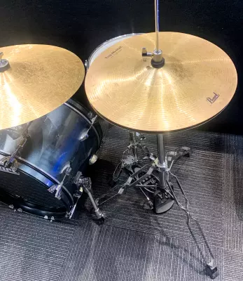 Pearl - Roadshow Complete Drum Kit (18,10,14,SD) with Hardware and Cymbals - Charcoal Metallic 2